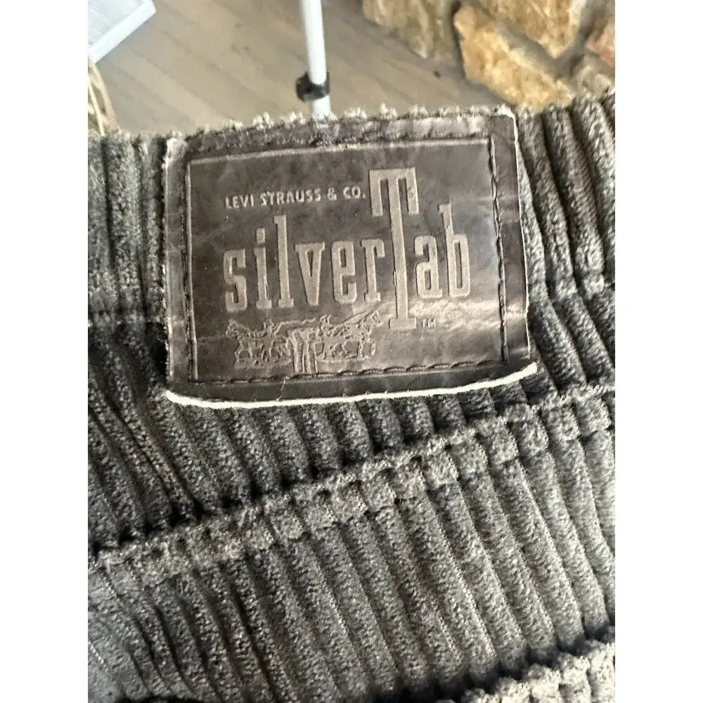 VTG 90s Levis SilverTab Baggy Jeans 33x34 Gray Corduroy Cords Skater Y2K USA